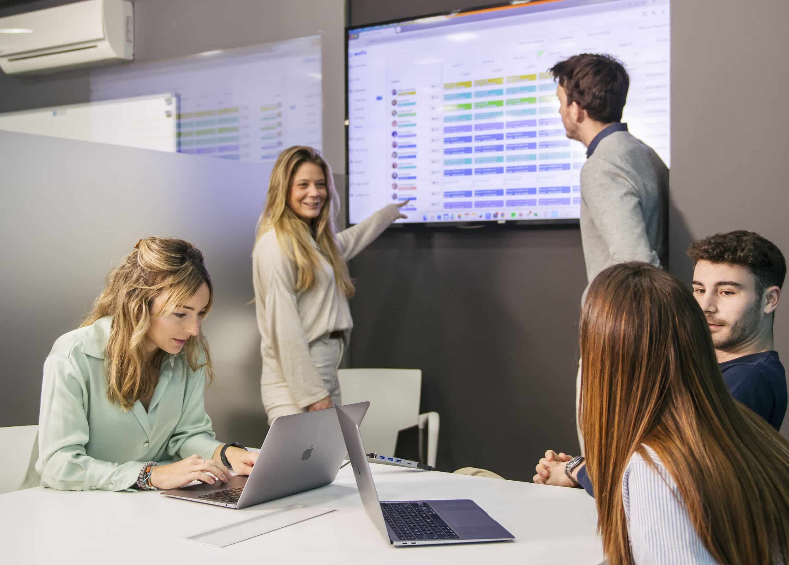 Impulsa el desarrollo del equipo con nuestro software de formación empresarial