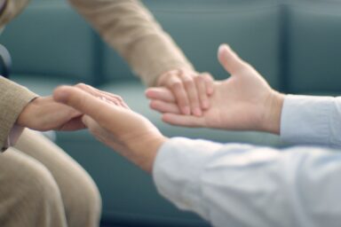 apoyo a una persona que solicita un permiso retribuido por fallecimiento