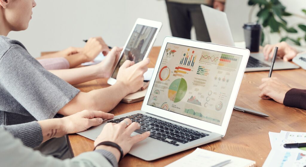 comparativa entre Woffu y Factorial para elegir software de recursos humanos