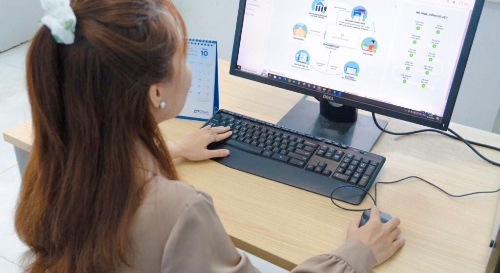 comparativa entre Woffu y Bizneo para elegir software de recursos humanos